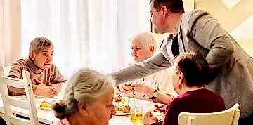 В пансионате «Щукинский» прошел «Сырный день» с участием телеведущего Сергея Бабаева